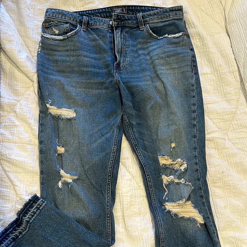ABERCROMBIE HIGH RISE SLIM JEANS
